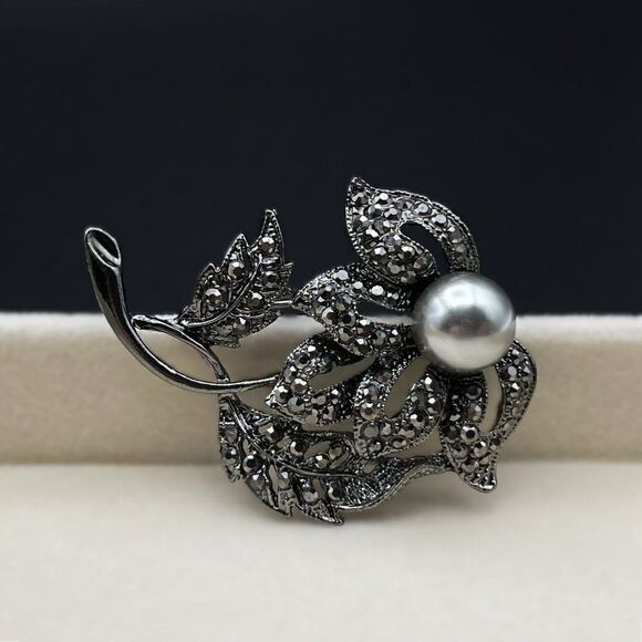 Gunmetal Black with Dark Gray Crystal and Silver Pearl Flower Pin Back Brooch - Picture 4 of 10